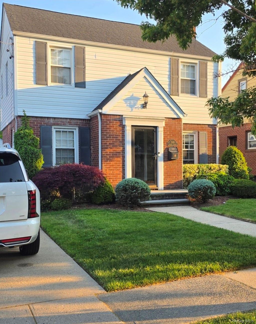 Photo of 1049 Admont Avenue, Franklin Square, NY 11010 (MLS # 1001567)