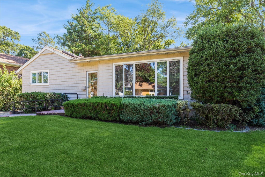 Photo of 602 Garden Lane, East Meadow, NY 11554 (MLS # 995900)
