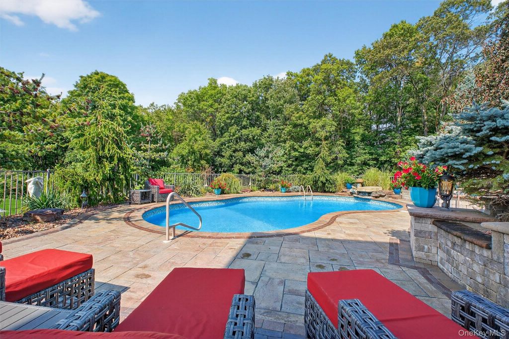 Photo of 144 Shamrock Hills Drive, Wappingers Falls, NY 12590 (MLS # 967403)