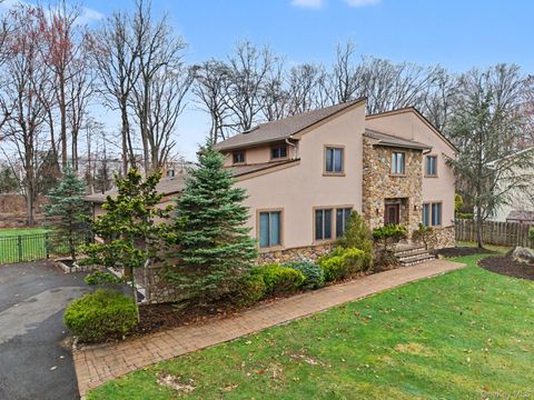 Homes For Sale - 19 S Constitution Dr<br/> Tappan, NY 10983