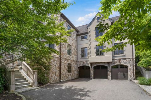 9 Earle Drive Muttontown NY 11791