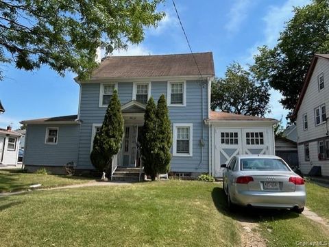 Apartment For Rent - 190-24 102nd Avenue #FIRST FLOOR<br/> Hollis, NY 11423