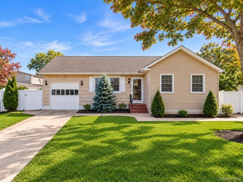 Photo of 1523 2nd Street, West Babylon, NY 11704 (MLS # 1065466)