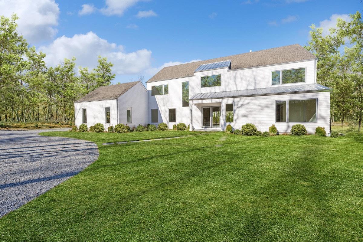 Broadwood Court, Wainscott, Hamptons, NY - 6 Bedrooms  
6 Bathrooms - 