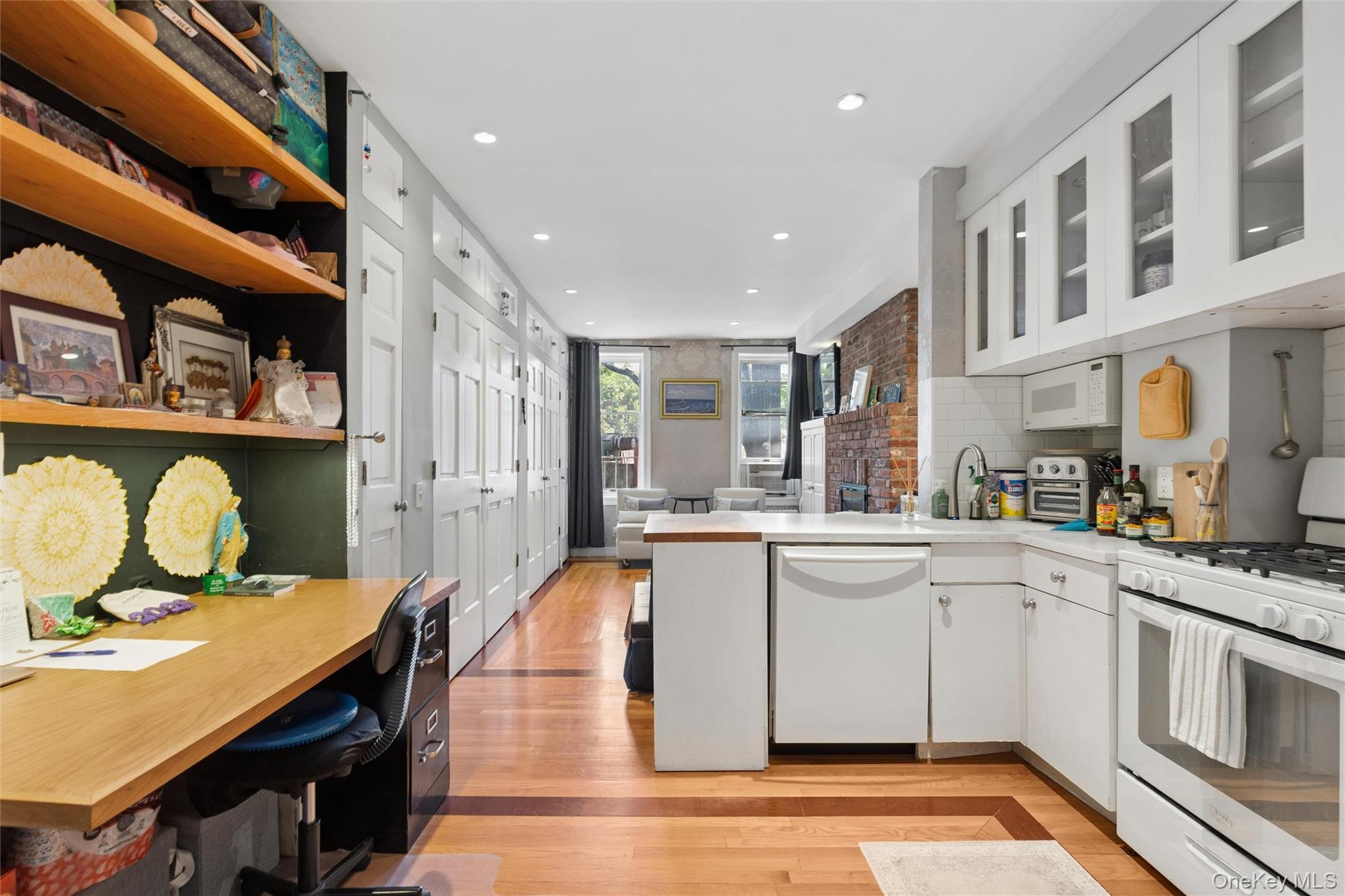 24 Cornelia Street 10