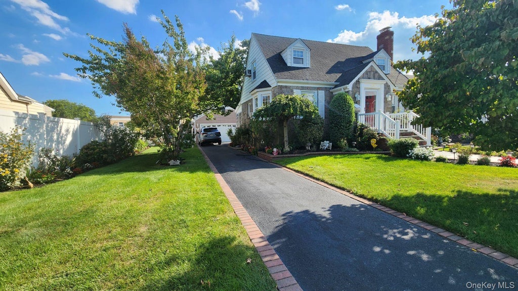 Photo of 199 Claxton Avenue, Bellmore, NY 11710 (MLS # 1049452)