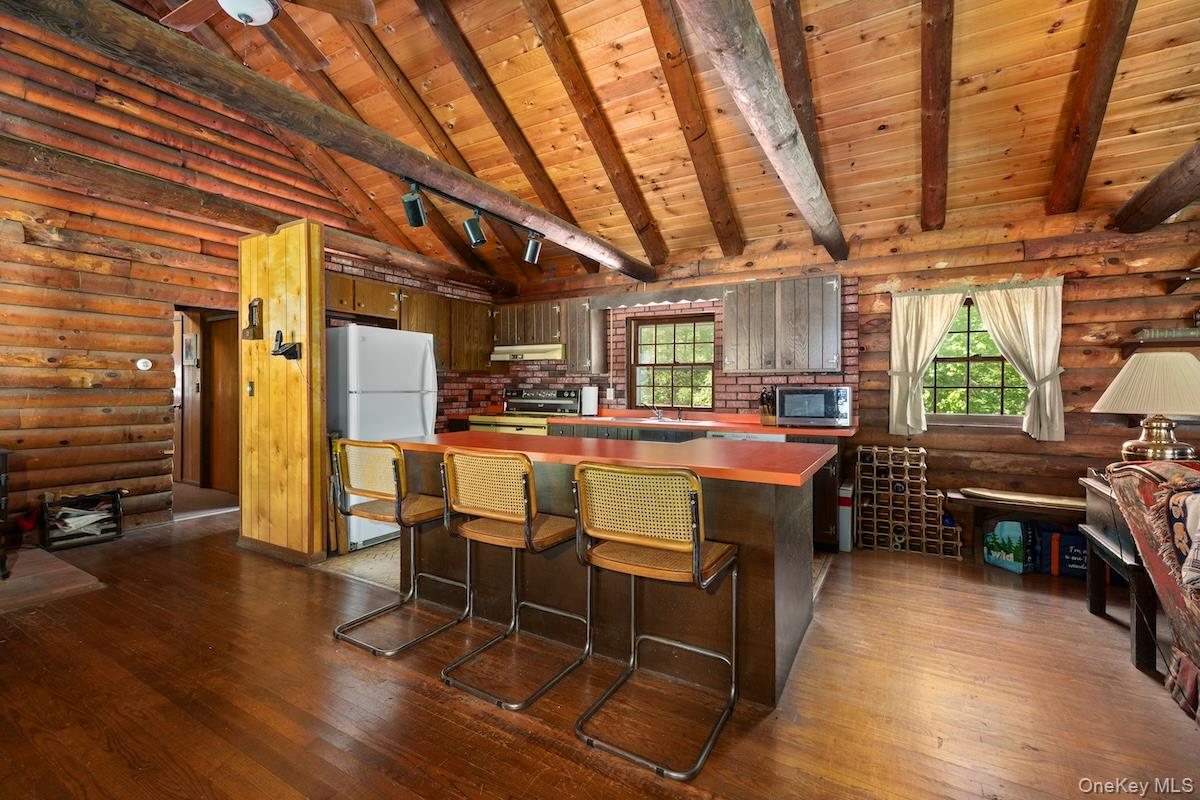 284 Hall Hill Rd Stop 18 Hall Hill Road