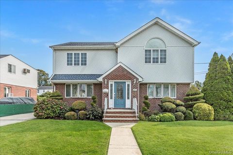 922 N 1st Street New Hyde Park NY 11040