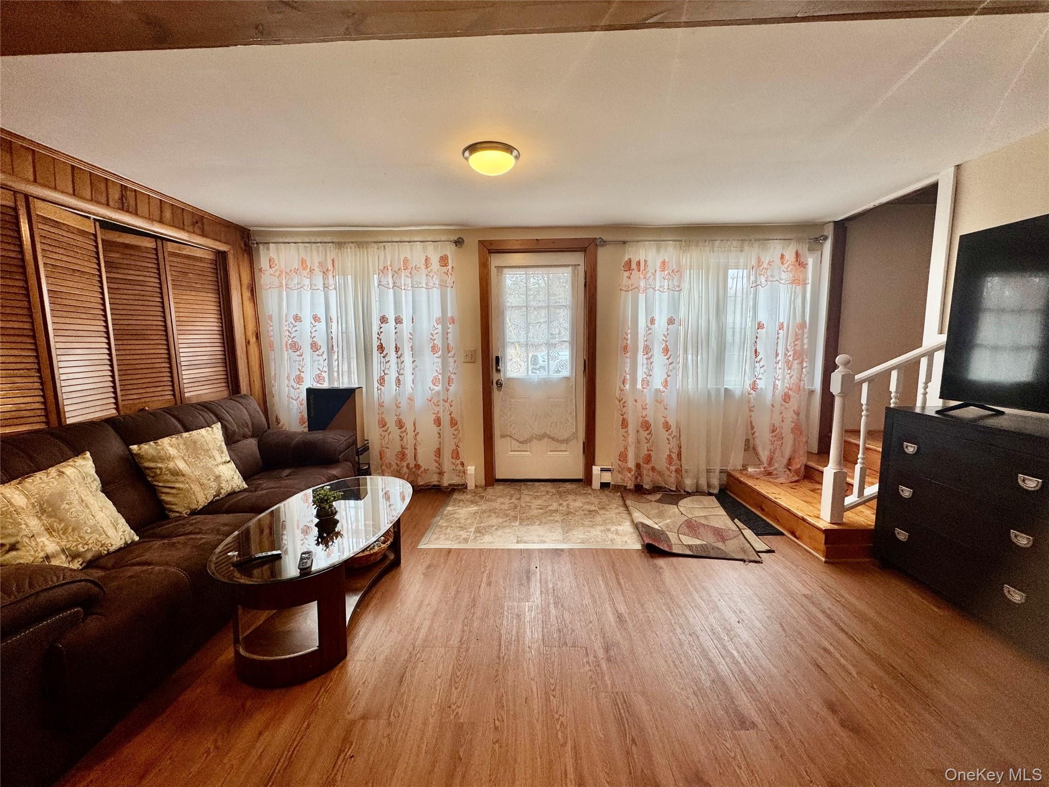1 Royal Acres Drive