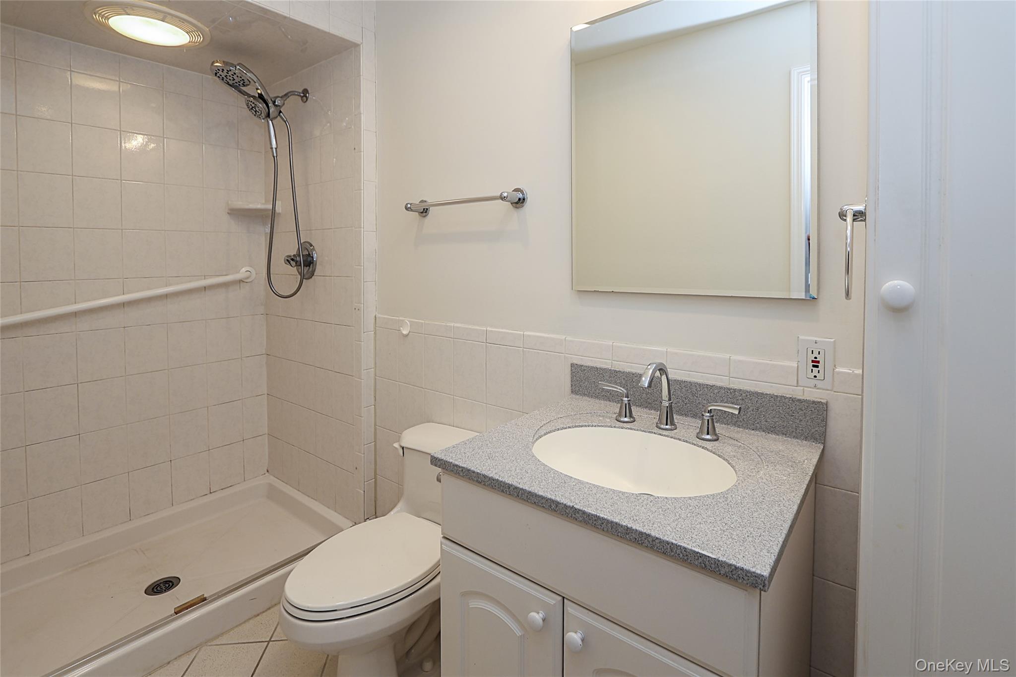 Old Bethpage, New York 11804, United States, 3 Bedrooms Bedrooms, ,3 BathroomsBathrooms,Residential,Active,206711