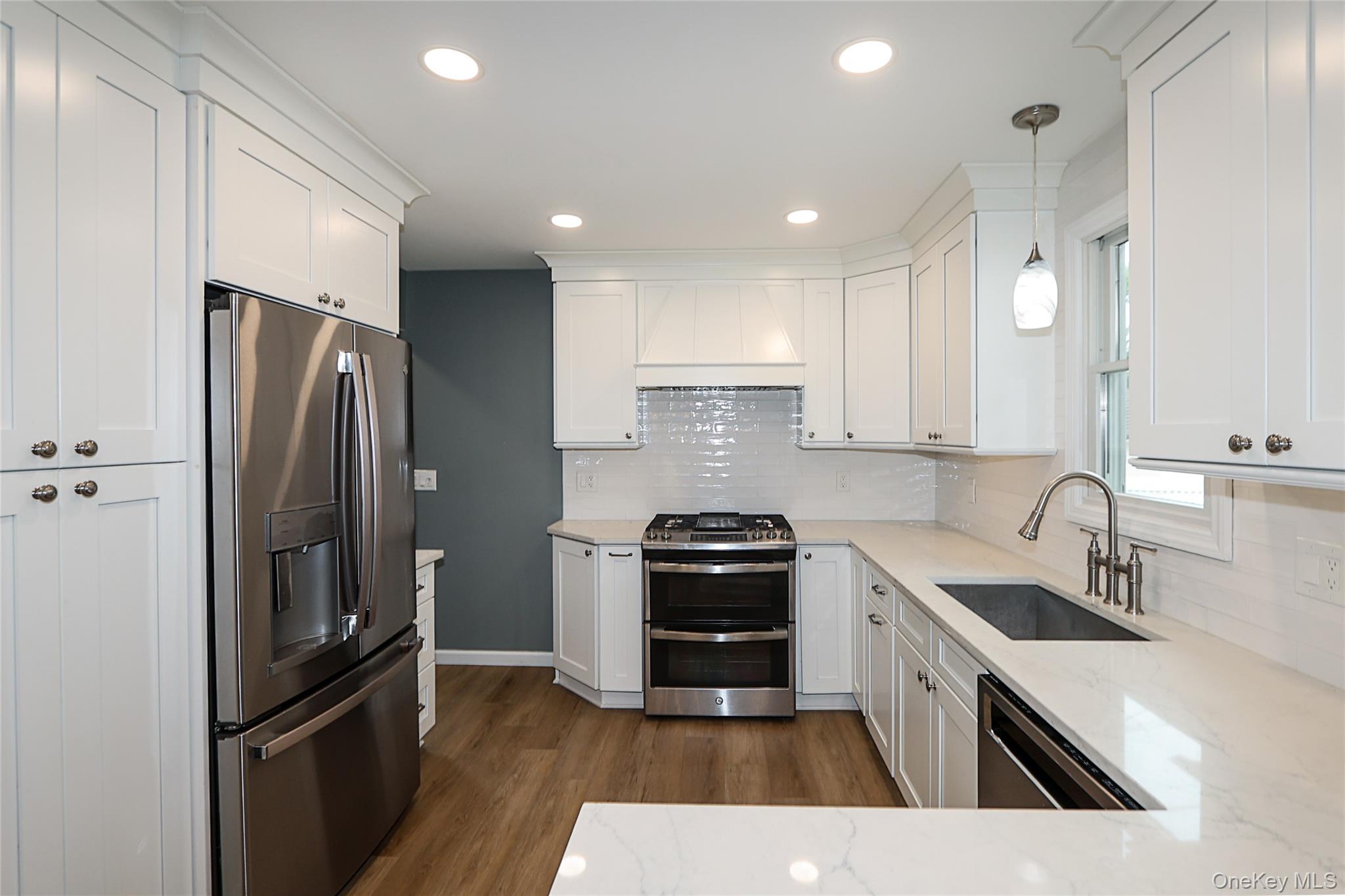 Old Bethpage, New York 11804, United States, 3 Bedrooms Bedrooms, ,3 BathroomsBathrooms,Residential,Active,206711