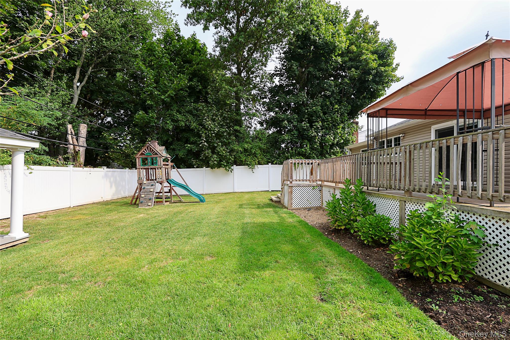 Old Bethpage, New York 11804, United States, 3 Bedrooms Bedrooms, ,3 BathroomsBathrooms,Residential,Active,206711