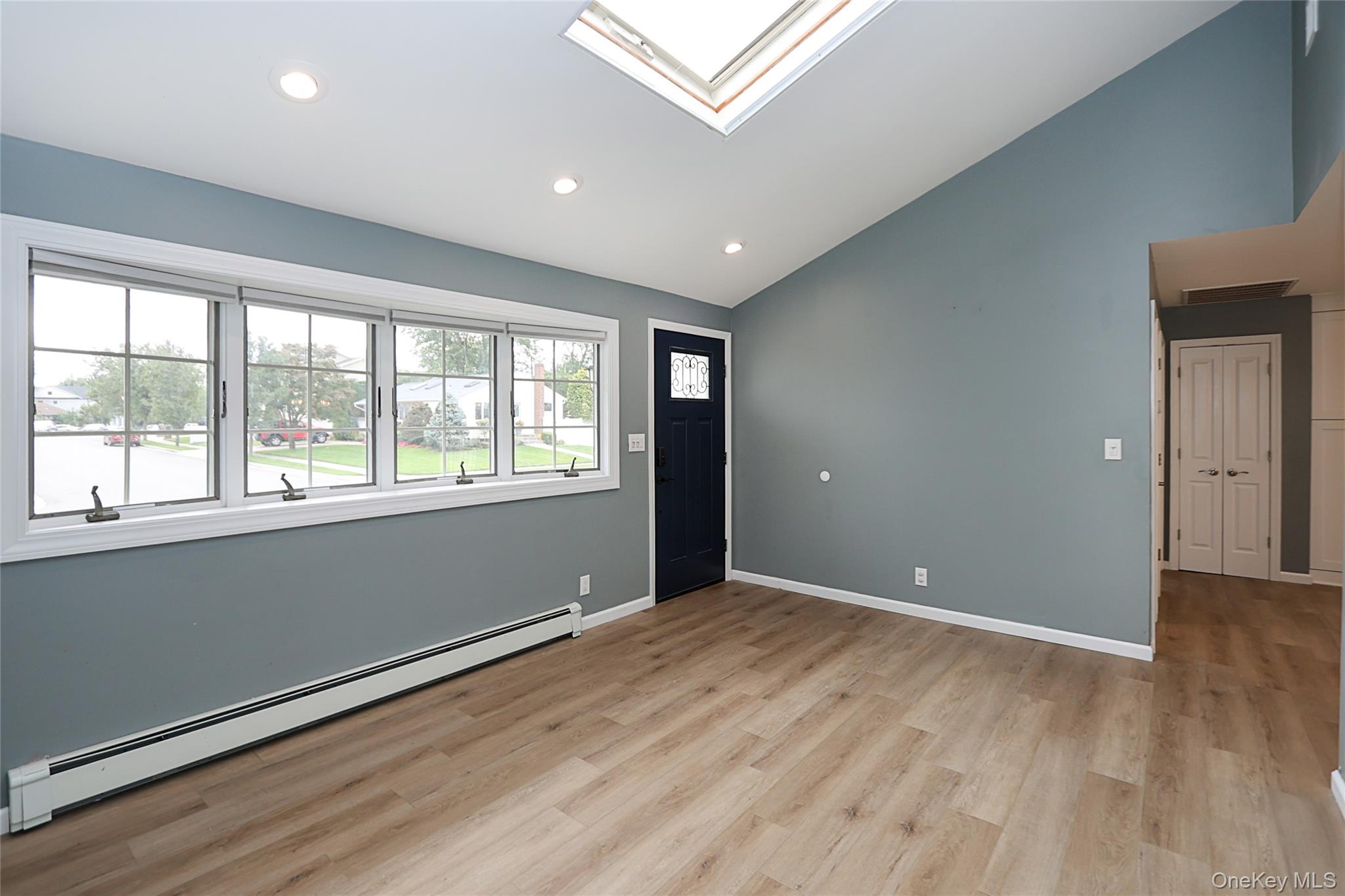 Old Bethpage, New York 11804, United States, 3 Bedrooms Bedrooms, ,3 BathroomsBathrooms,Residential,Active,206711