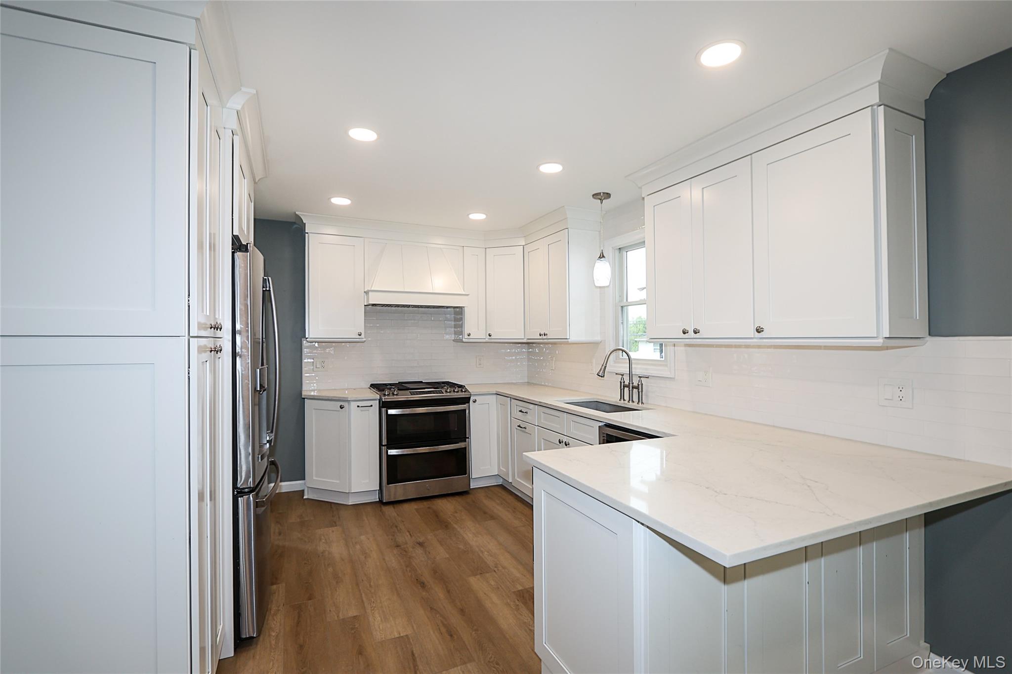 Old Bethpage, New York 11804, United States, 3 Bedrooms Bedrooms, ,3 BathroomsBathrooms,Residential,Active,206711