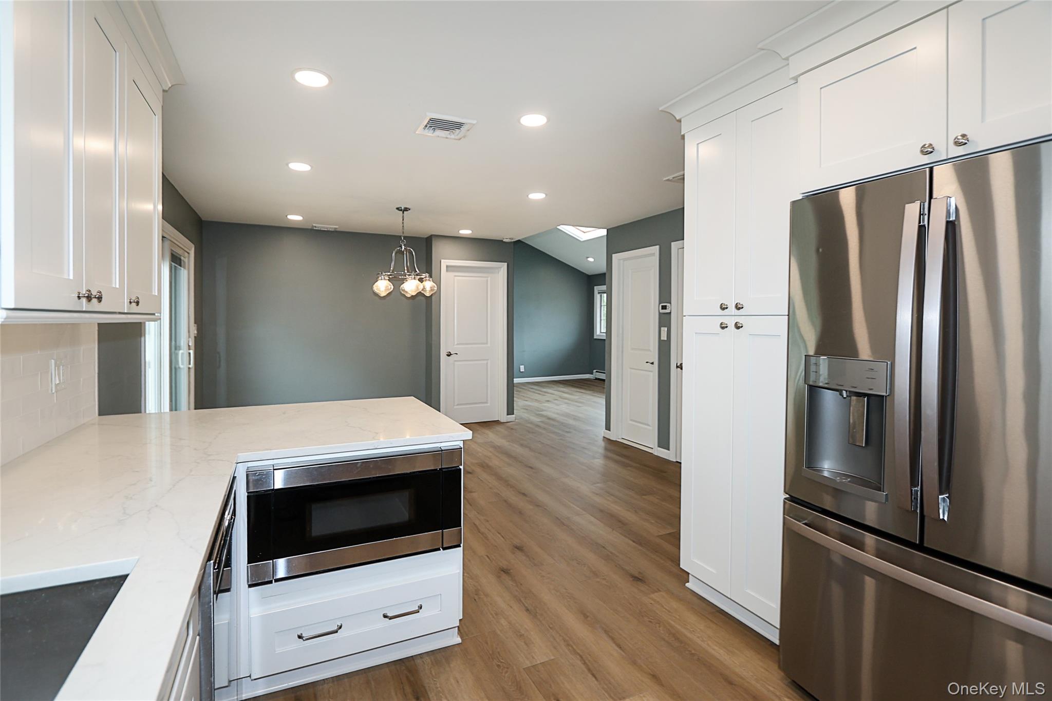 Old Bethpage, New York 11804, United States, 3 Bedrooms Bedrooms, ,3 BathroomsBathrooms,Residential,Active,206711