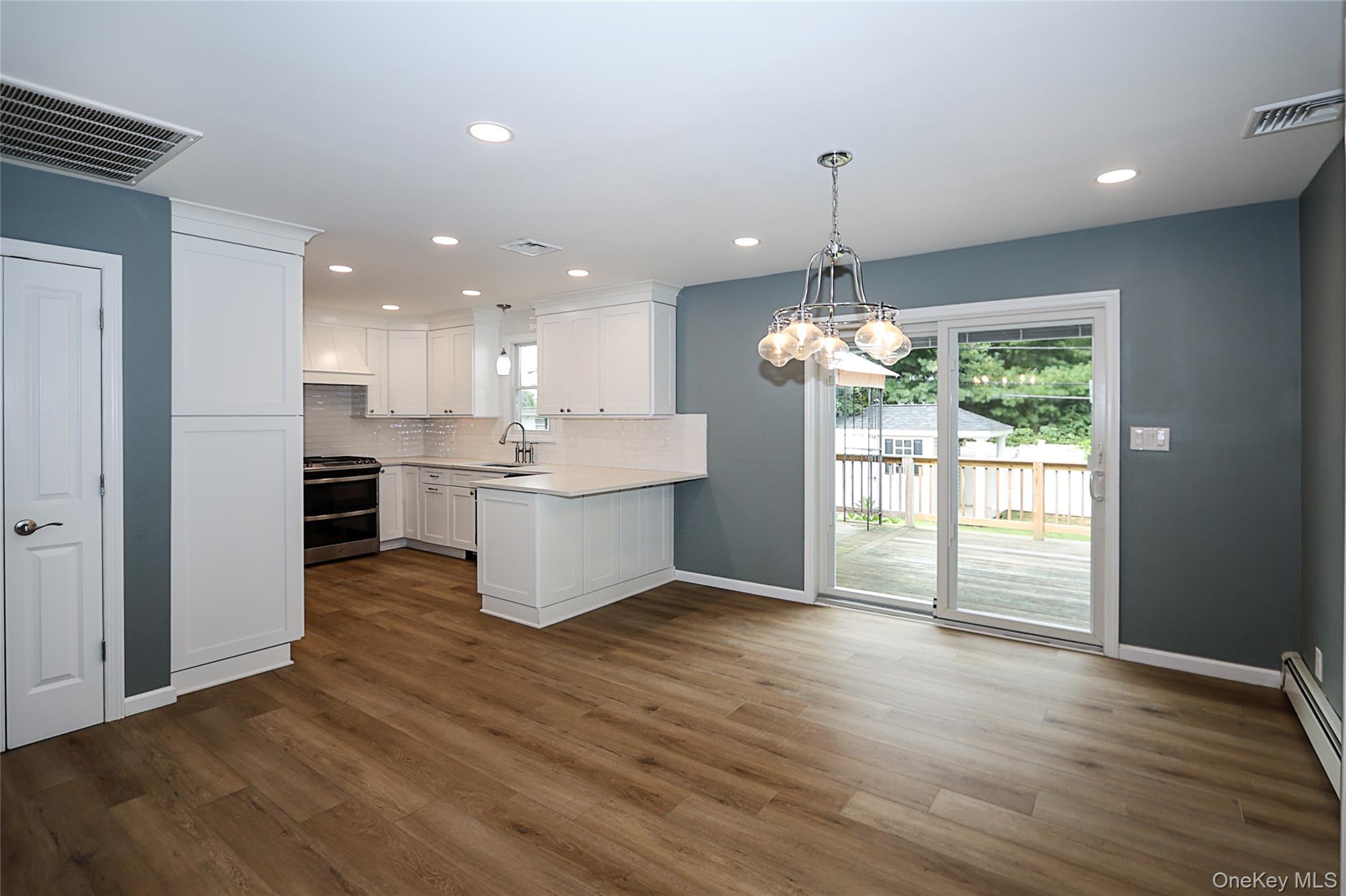 Old Bethpage, New York 11804, United States, 3 Bedrooms Bedrooms, ,3 BathroomsBathrooms,Residential,Active,206711