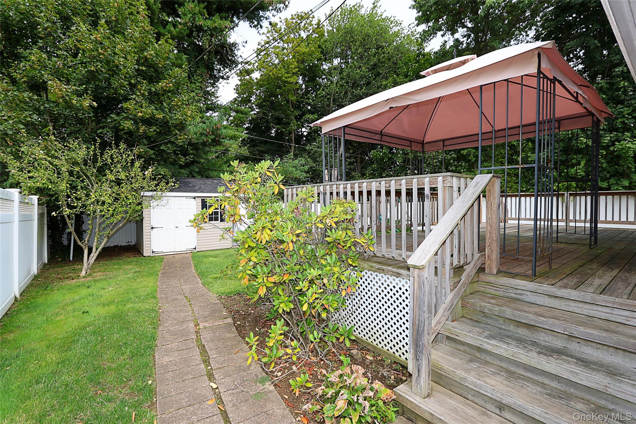 Old Bethpage, New York 11804, United States, 3 Bedrooms Bedrooms, ,3 BathroomsBathrooms,Residential,Active,206711