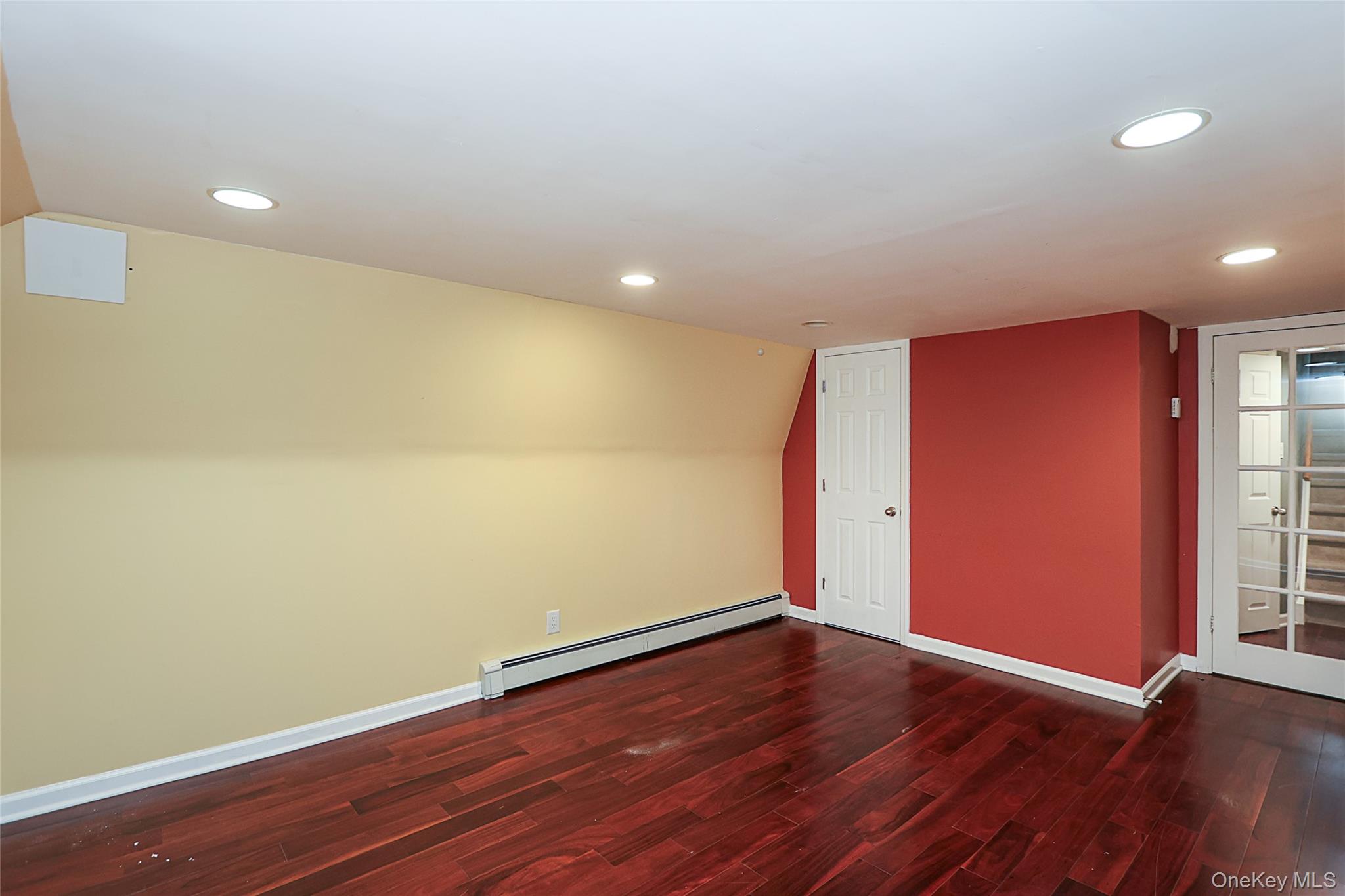 Old Bethpage, New York 11804, United States, 3 Bedrooms Bedrooms, ,3 BathroomsBathrooms,Residential,Active,206711