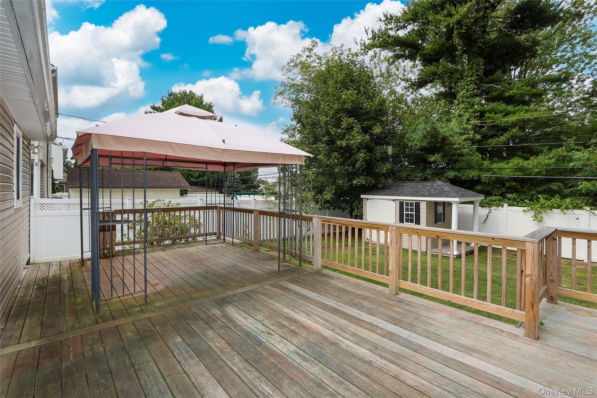 Old Bethpage, New York 11804, United States, 3 Bedrooms Bedrooms, ,3 BathroomsBathrooms,Residential,Active,206711