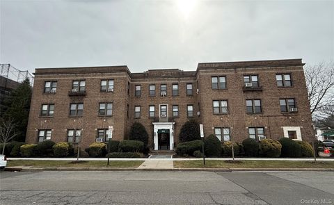 222 7th Street 2H Garden City NY 11530