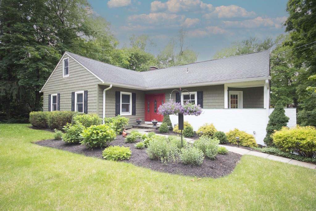 Property for Sale at Southview Road, Chappaqua, New York - Bedrooms: 3 
Bathrooms: 3 
Rooms: 7  - $1,425,000