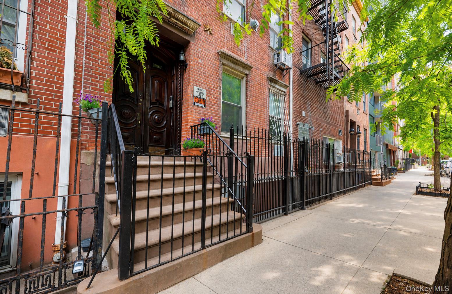 271 E 7th Street 5