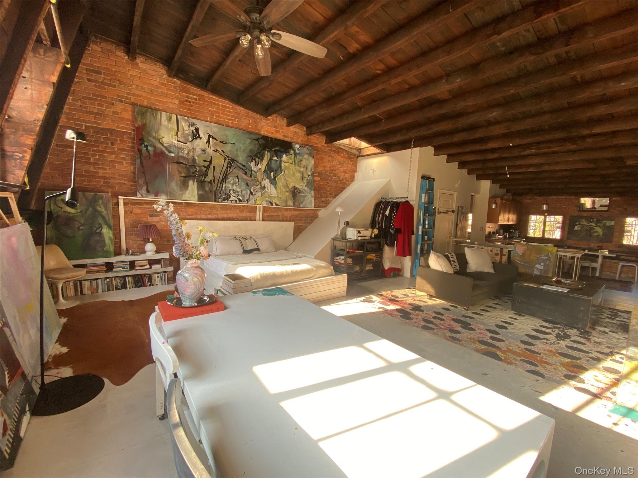 271 E 7th Street 5