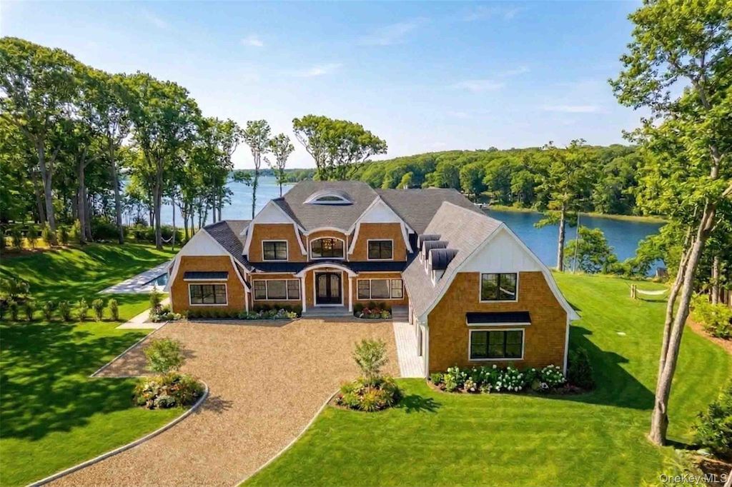 Photo of 106 Cove Road, Asharoken, NY 11768 (MLS # 979902)