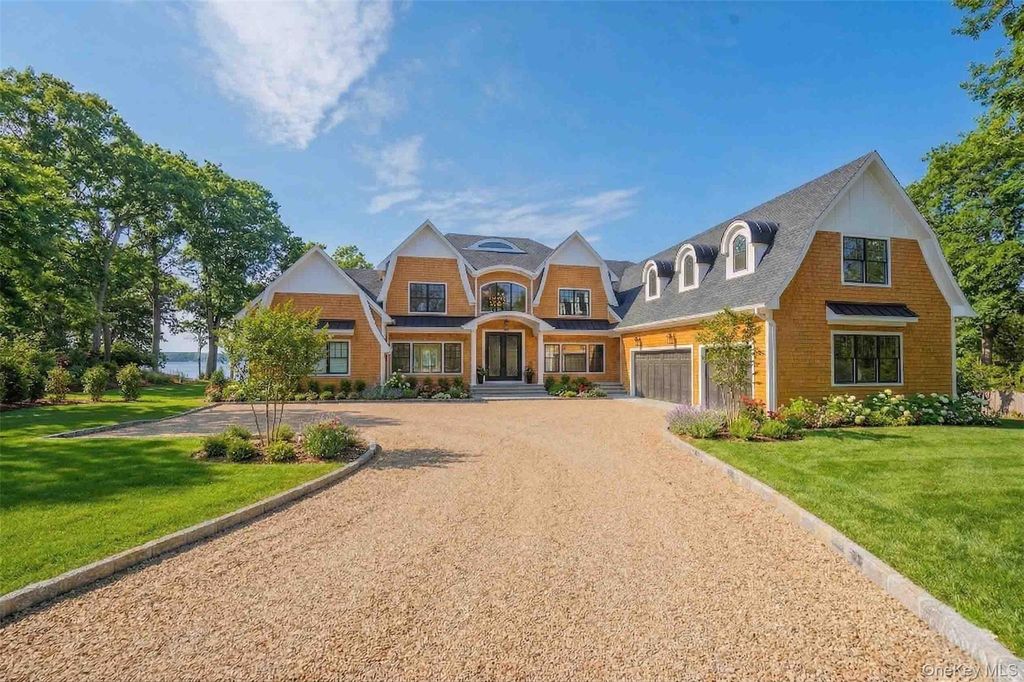 Photo of 106 Cove Road, Asharoken, NY 11768 (MLS # 979902)