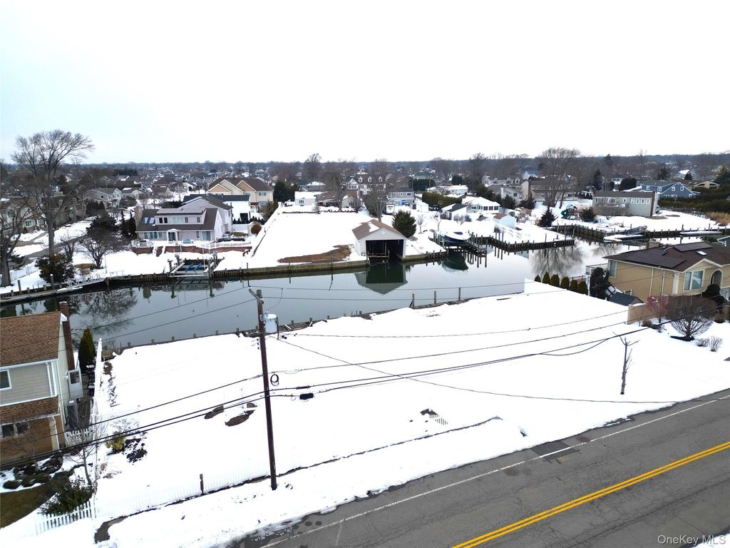 Photo of 62 Alhambra Road, Massapequa, NY 11758 (MLS # 965981)