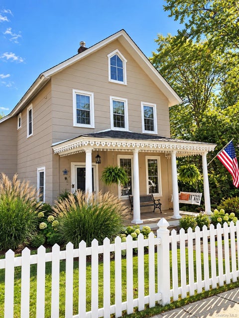 Photo of 22 Grant Avenue, Farmingdale, NY 11735 (MLS # 1065952)