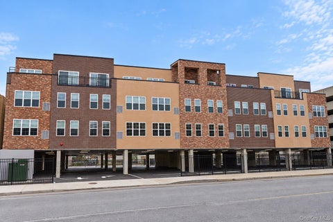 Apartment For Rent - 155 First St<br/> Mineola, NY 11501