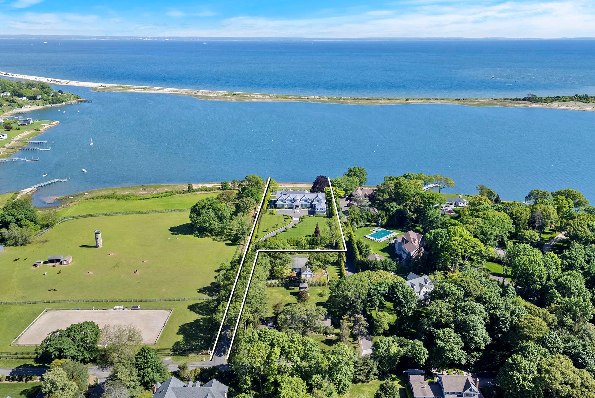 25 Brewster Lane, East Setauket, New York image 46