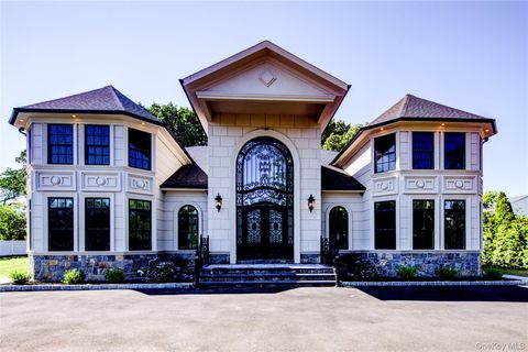 51 Walter Hicksville NY 11801