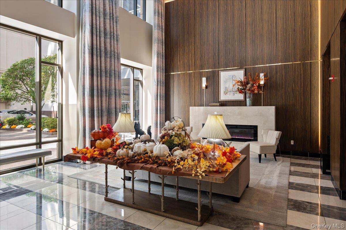 10 City Place 25F