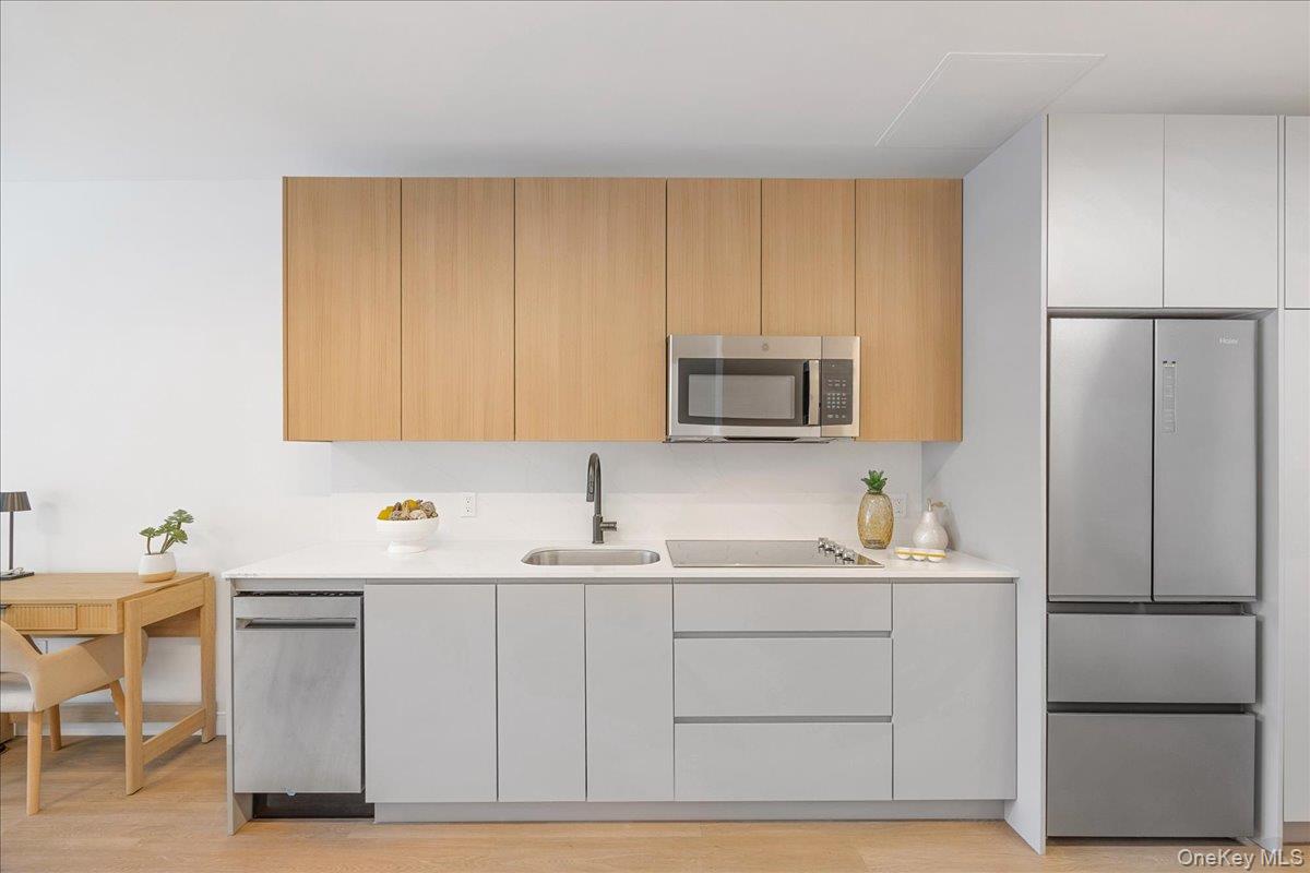 8 Chester Avenue 220