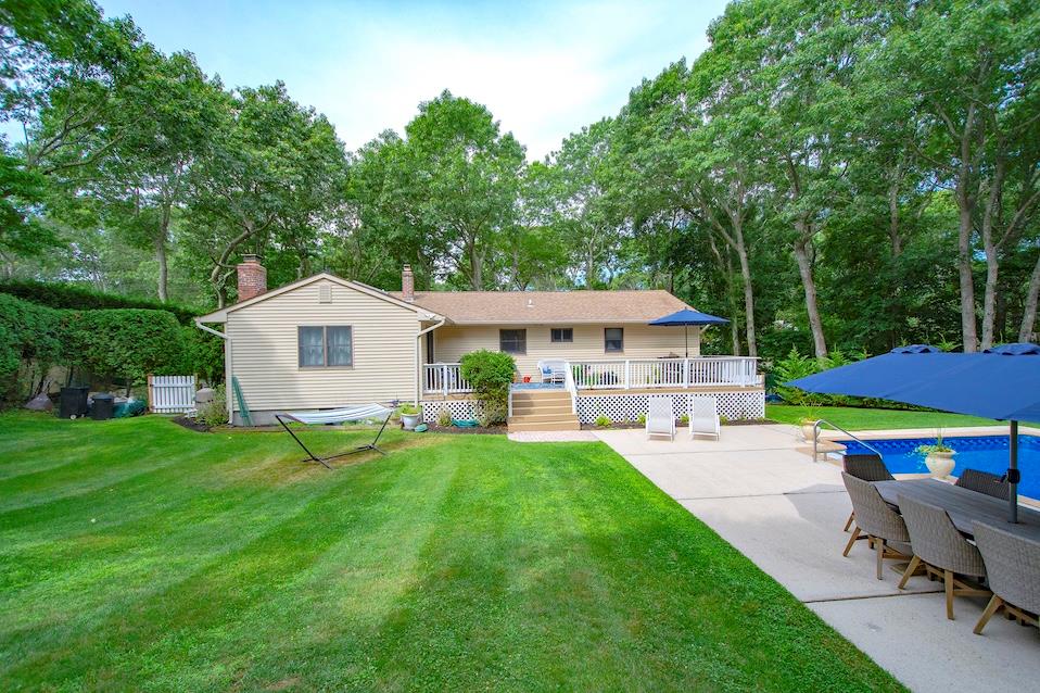 34 Wards Path, Hampton Bays, New York image 22