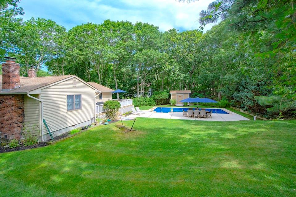 34 Wards Path, Hampton Bays, New York image 20