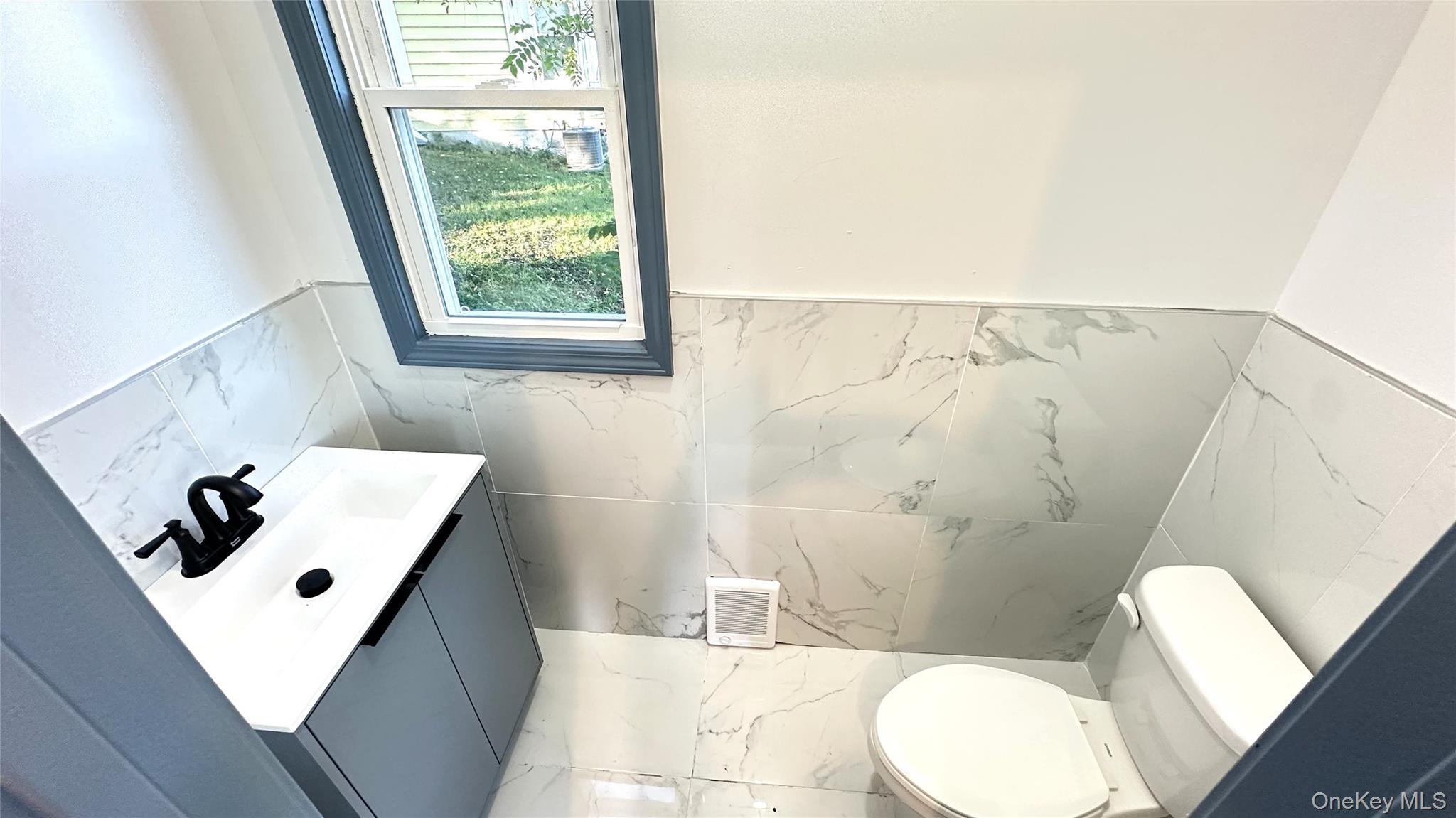 Poughkeepsie, New York 12601, United States, 2 Bedrooms Bedrooms, ,2 BathroomsBathrooms,Residential,Active,206769