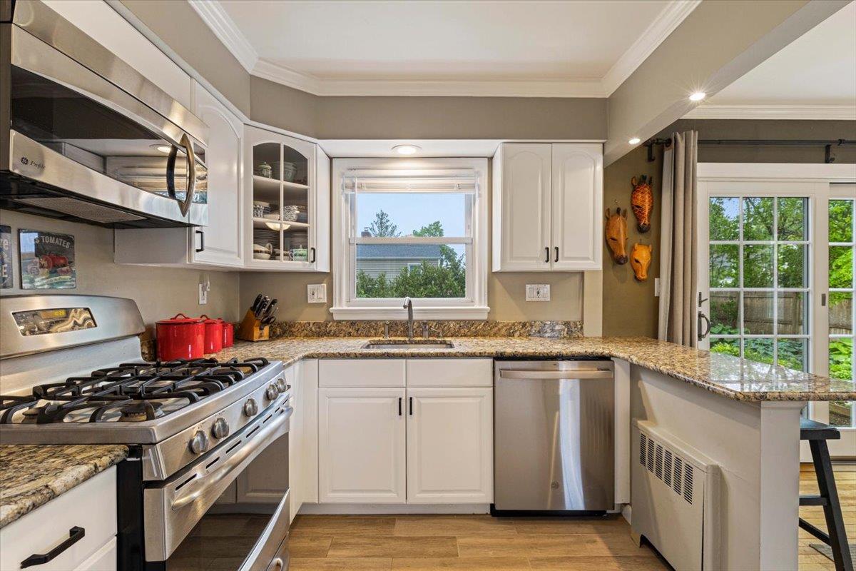 69 Howard Avenue, Eastchester, New York image 11