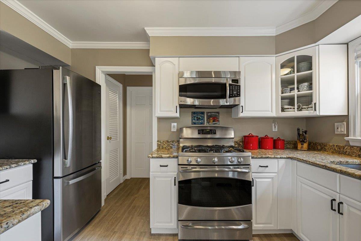 69 Howard Avenue, Eastchester, New York image 10