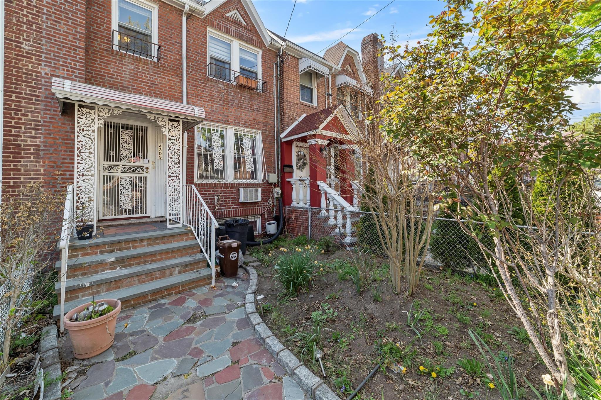 Property for Sale at Edson Avenue, Bronx, New York - Bedrooms: 3 
Bathrooms: 1 
Rooms: 5  - $525,000