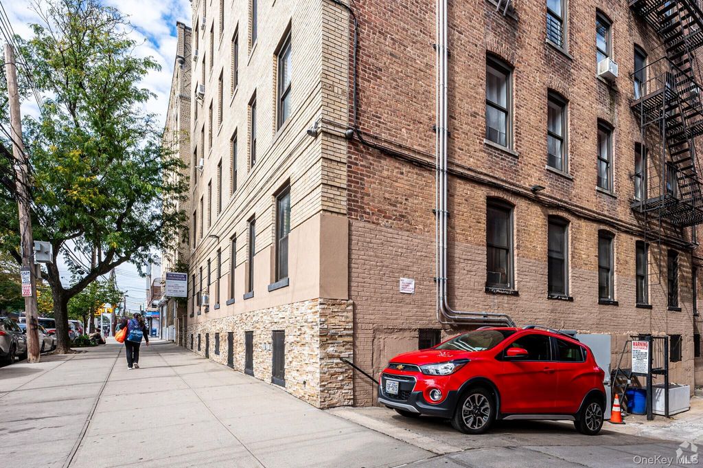 Photo of 6105 39th Avenue #M5, Woodside, NY 11377 (MLS # 959541)