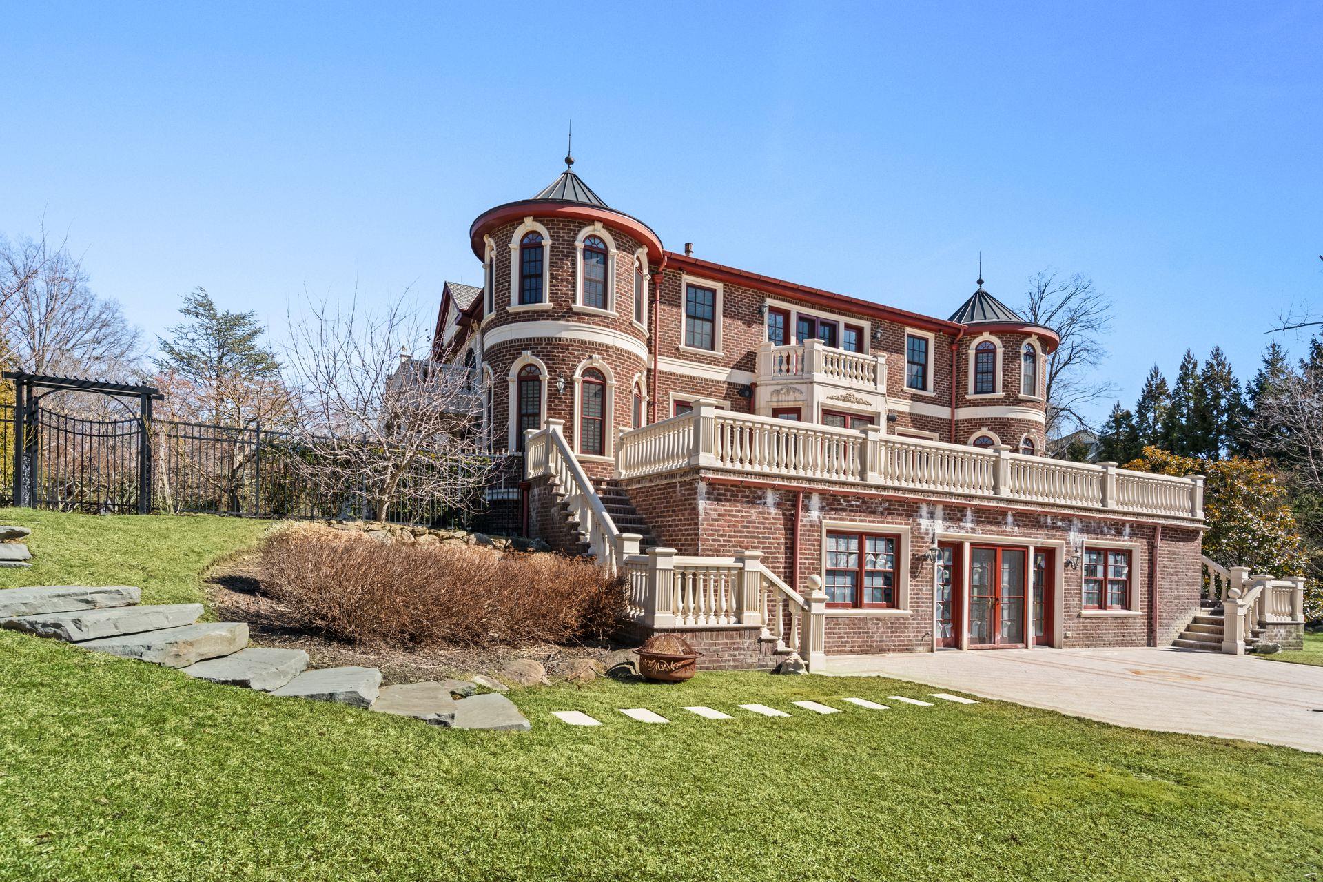 28 Whitney Circle, Glen Cove, New York image 30