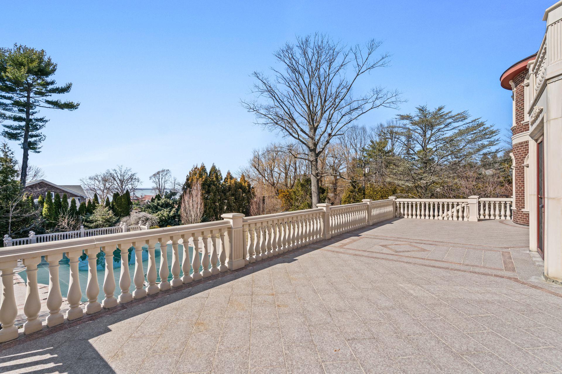 28 Whitney Circle, Glen Cove, New York image 27