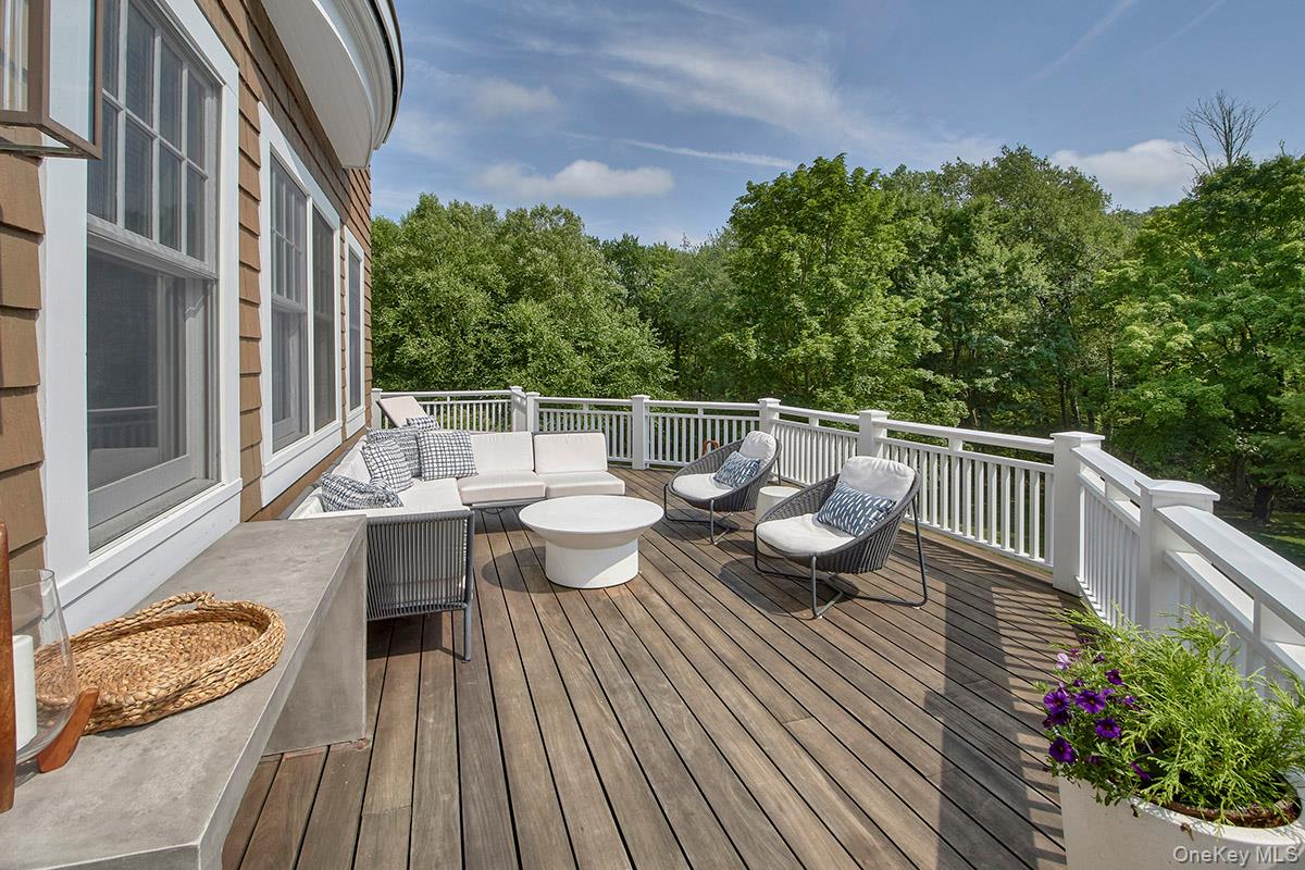 Chappaqua, New York 10514, United States, 4 Bedrooms Bedrooms, ,6 BathroomsBathrooms,Residential,Coming Soon,162189