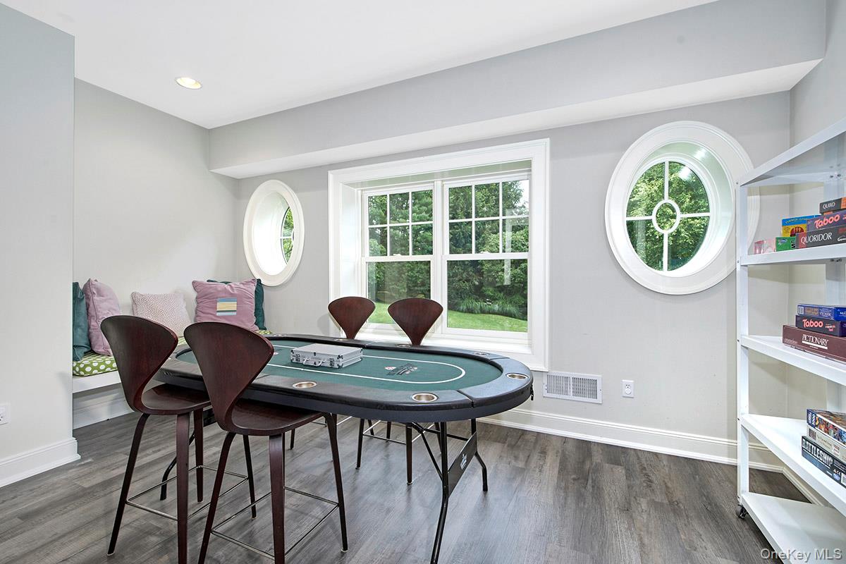 Chappaqua, New York 10514, United States, 4 Bedrooms Bedrooms, ,6 BathroomsBathrooms,Residential,Coming Soon,162189