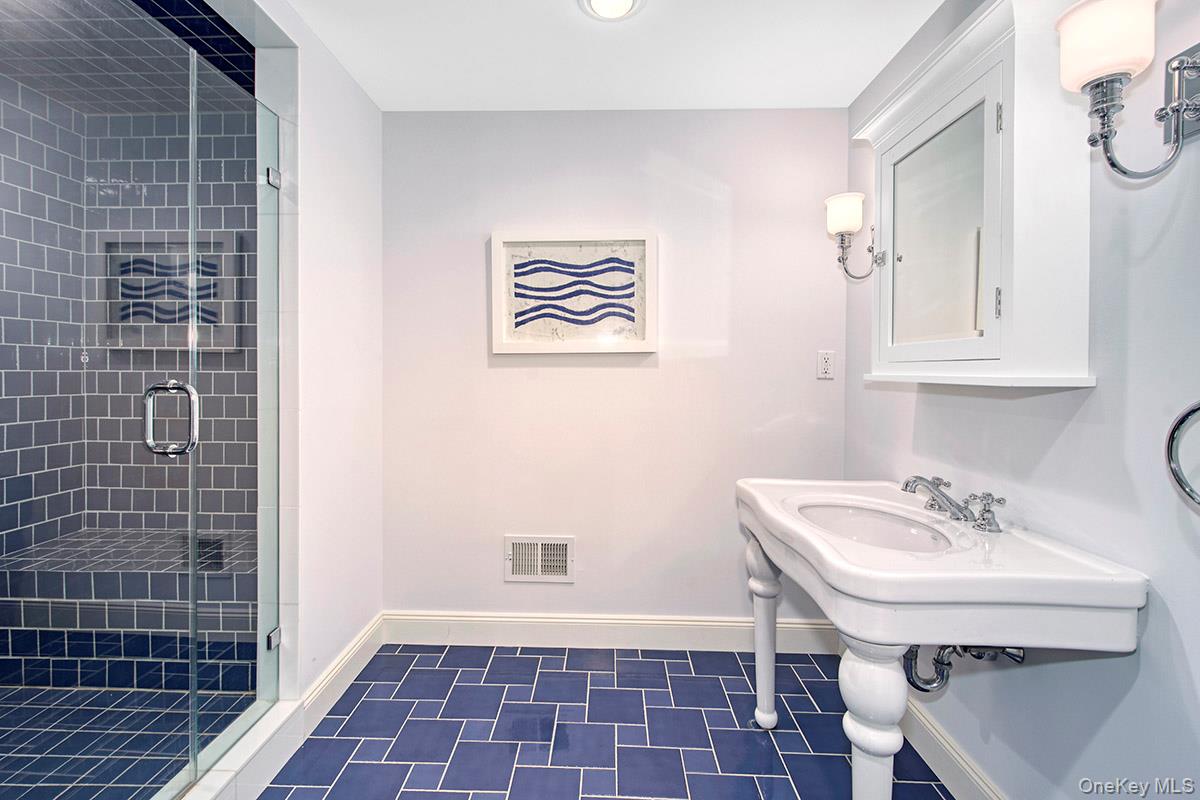 Chappaqua, New York 10514, United States, 4 Bedrooms Bedrooms, ,6 BathroomsBathrooms,Residential,Coming Soon,162189