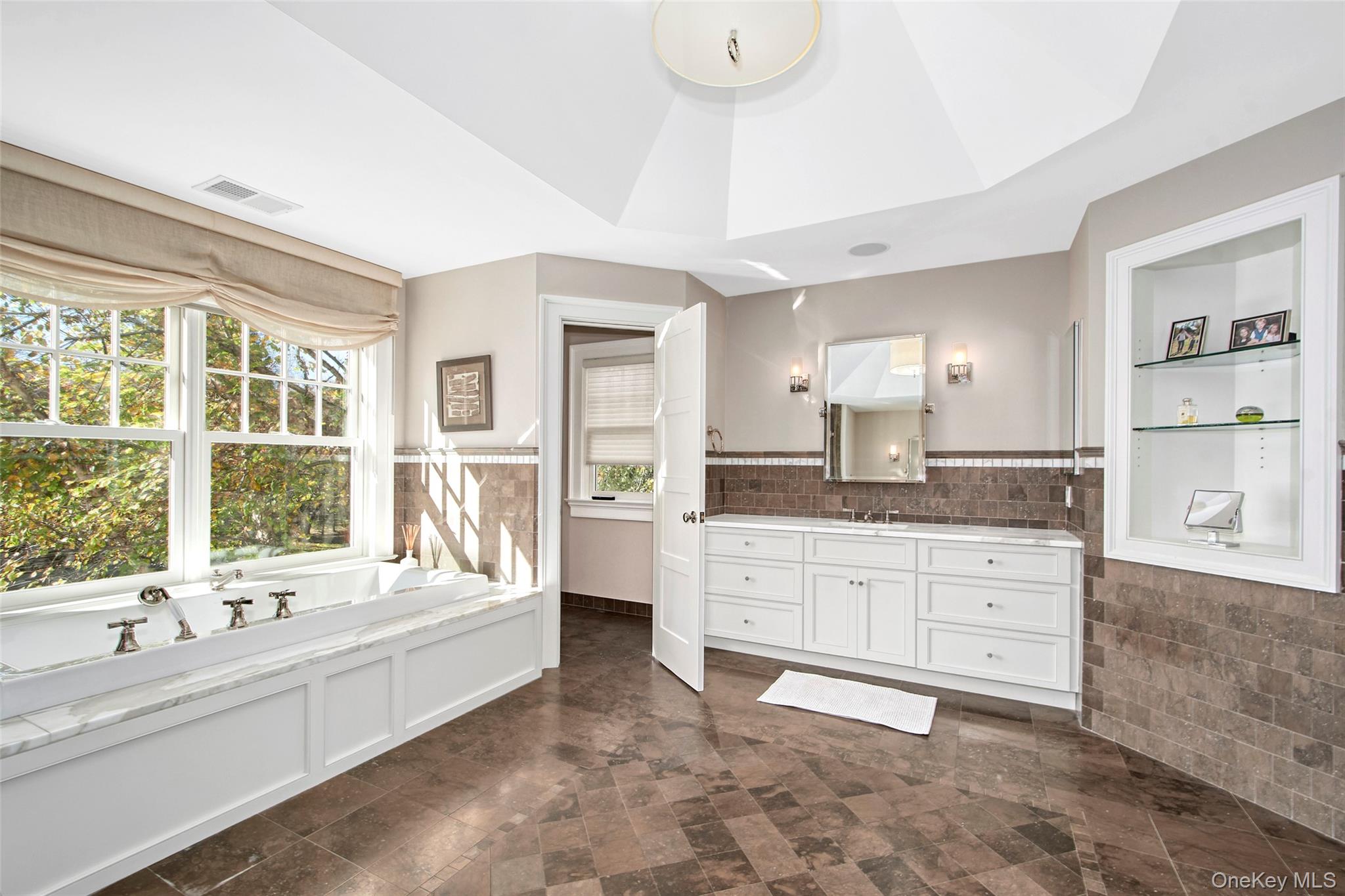 Chappaqua, New York 10514, United States, 4 Bedrooms Bedrooms, ,6 BathroomsBathrooms,Residential,Coming Soon,162189