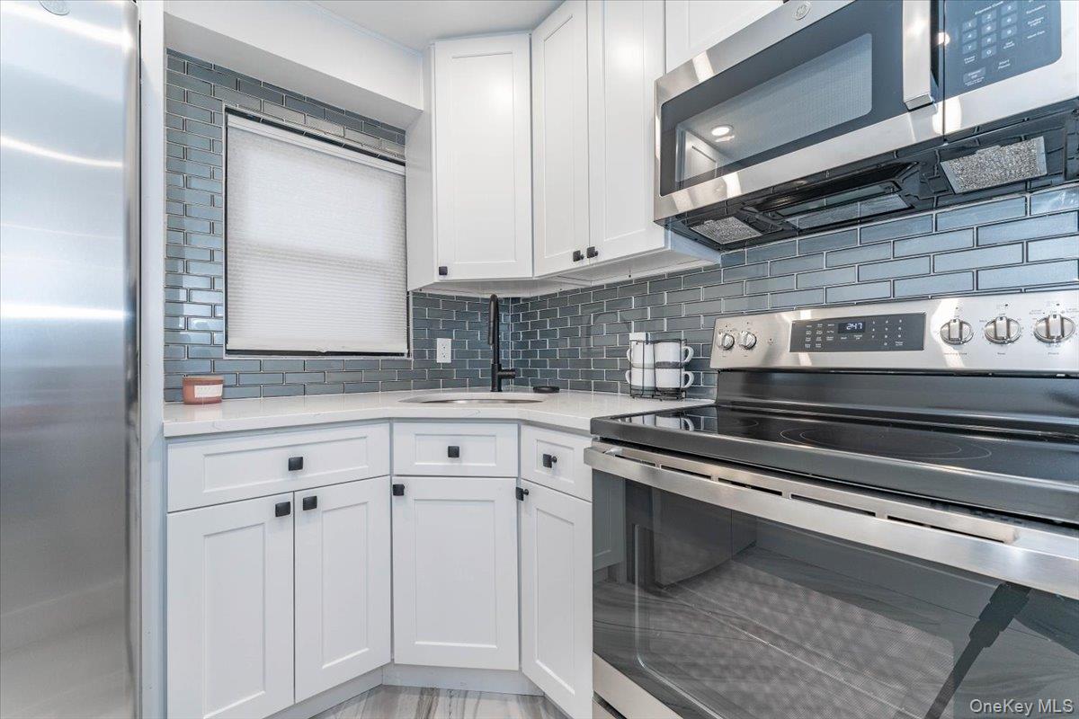 Atlantic Beach, New York 11509, United States, 2 Bedrooms Bedrooms, ,2 BathroomsBathrooms,Residential,Active,235730